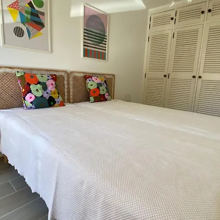 Lejlighed 5 Min A Pe Da Praia, Com Terraco Ao Sol, No 1º Andar *