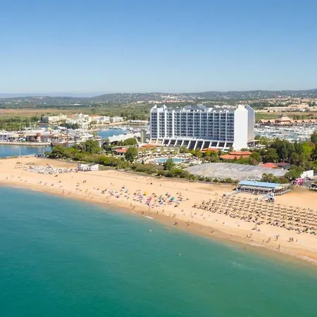 5 Min A Pe Da Praia, Com Terraco Ao Sol, No 1º Andar Daire *