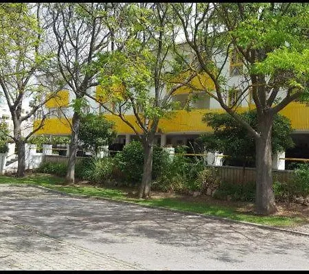 5 Min A Pe Da Praia, Com Terraco Ao Sol, No 1º Andar Quarteira