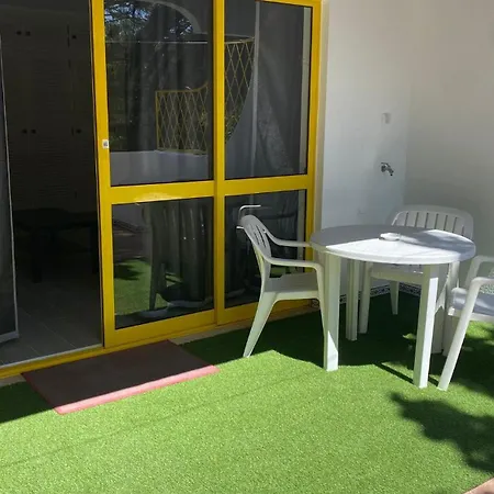 5 Min A Pe Da Praia, Com Terraco Ao Sol, No 1º Andar