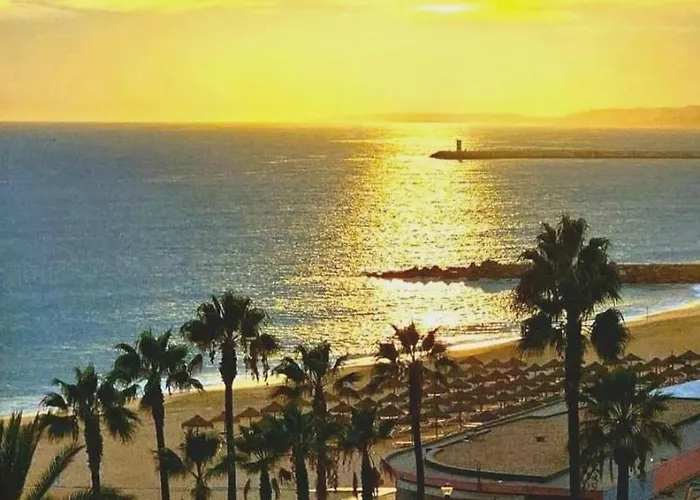 5 Min A Pe Da Praia, Com Terraco Ao Sol, No 1º Andar *