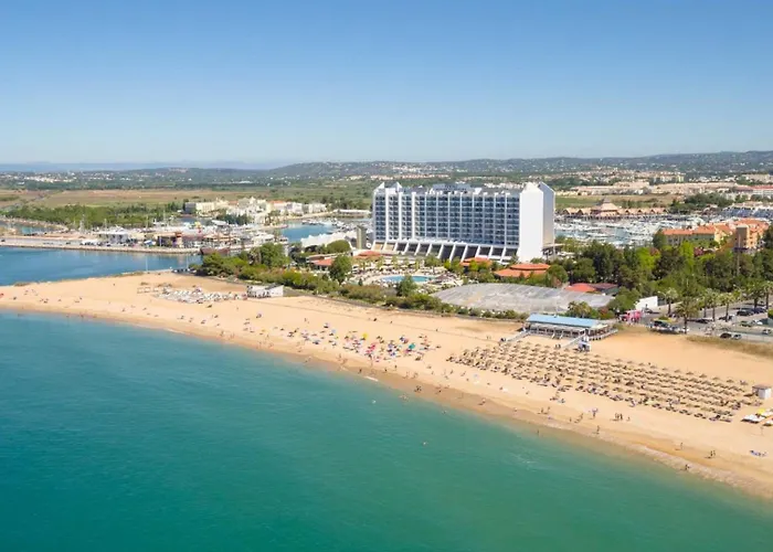 5 Min A Pe Da Praia, Com Terraco Ao Sol, No 1º Andar Daire *