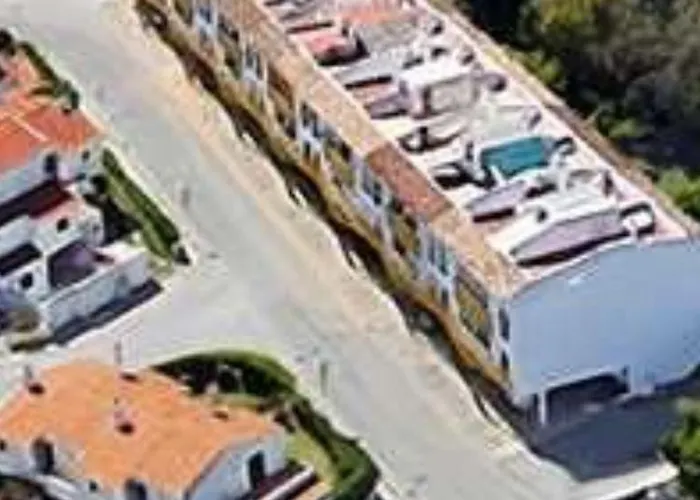 5 Min A Pe Da Praia, Com Terraco Ao Sol, No 1º Andar Daire