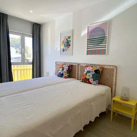 Apartment 5 Min A Pe Da Praia, Com Terraco Ao Sol, No 1º Andar Quarteira