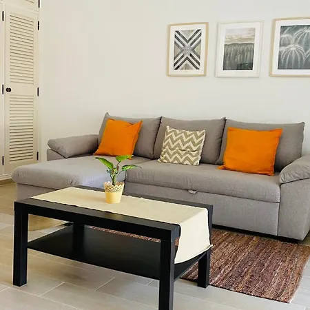 5 Min A Pe Da Praia, Com Terraco Ao Sol, No 1º Andar Apartment Quarteira